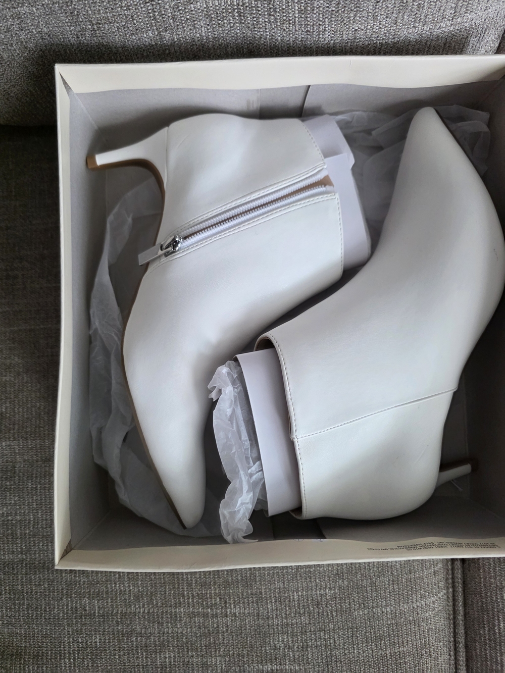 A New Day Lonnie White Pointed Toe Kitten Heel Ankle Boots Size 7.5